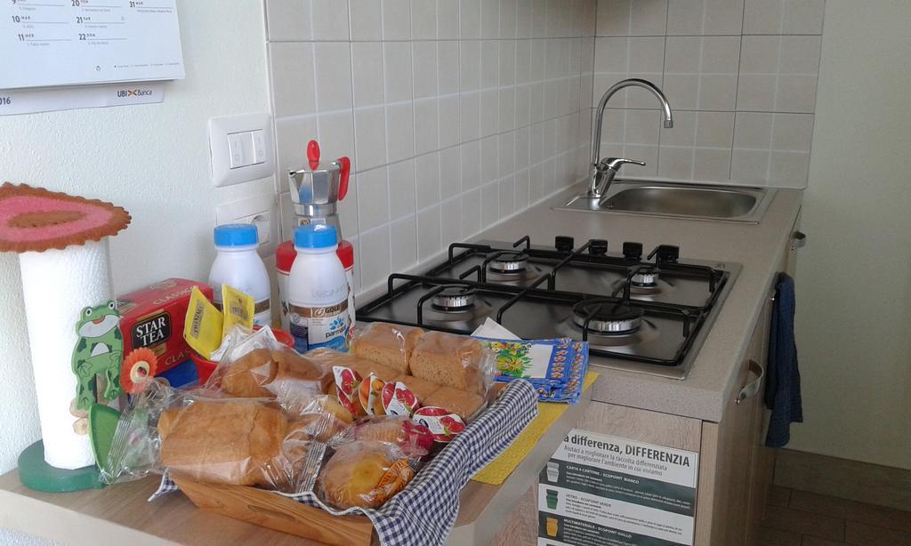 La Casa Di Emma Panzió Rozzano Kültér fotó