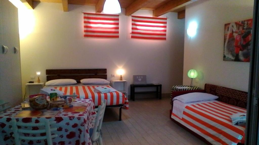 La Casa Di Emma Panzió Rozzano Kültér fotó
