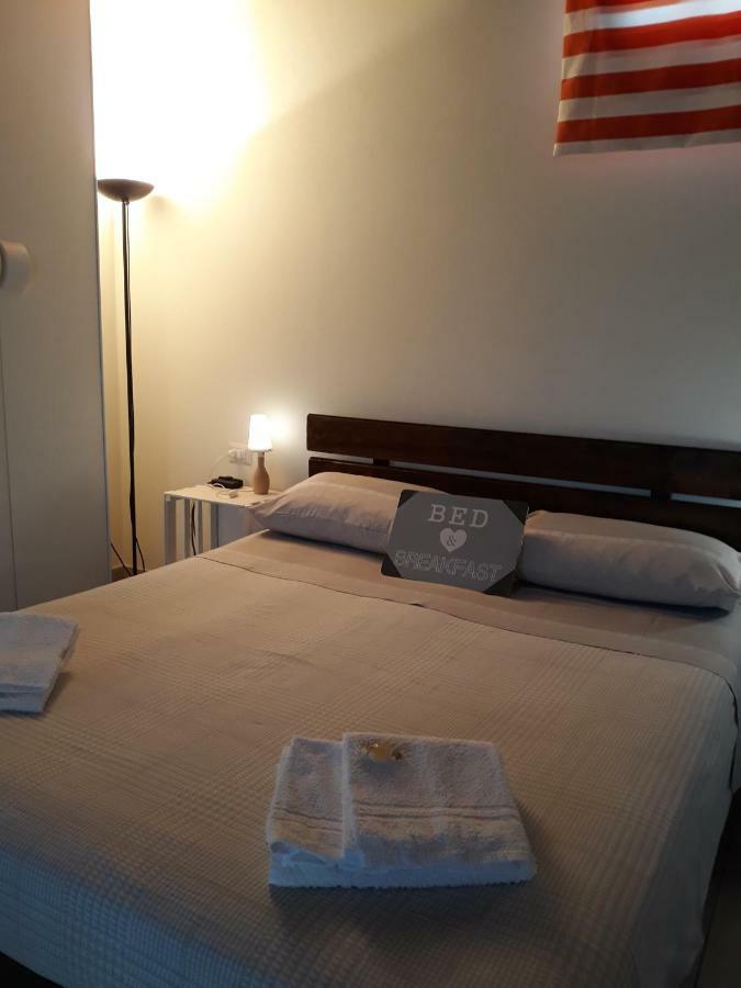 La Casa Di Emma Panzió Rozzano Kültér fotó