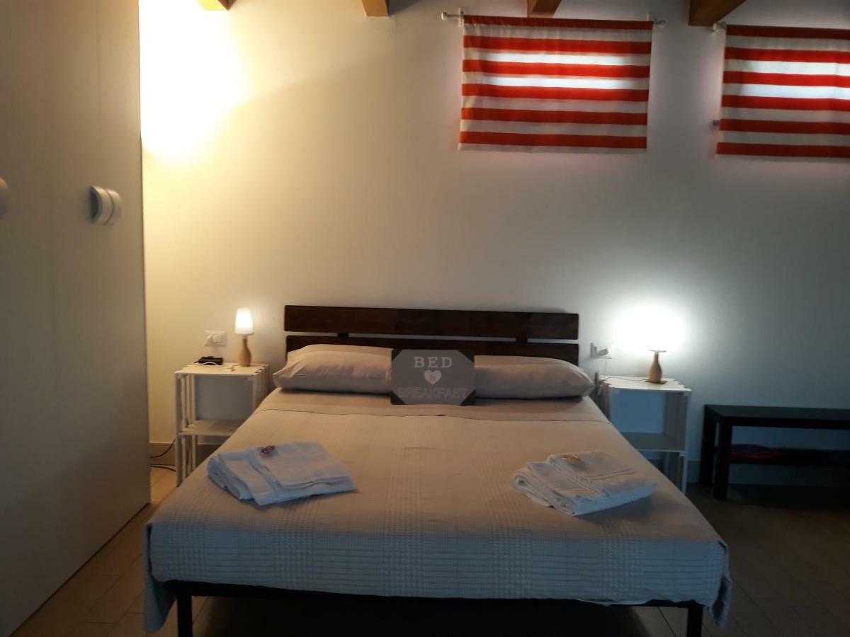 La Casa Di Emma Panzió Rozzano Kültér fotó